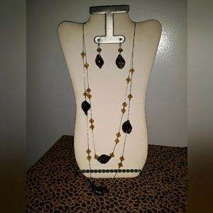 NECKLACE AND MATCHING EARRINGS